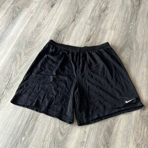 Vintage Nike black basket ball shorts size XL
